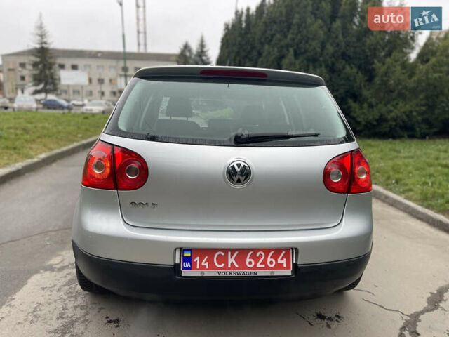 Серый Фольксваген Гольф, объемом двигателя 1.6 л и пробегом 216 тыс. км за 5750 $, фото 9 на Automoto.ua