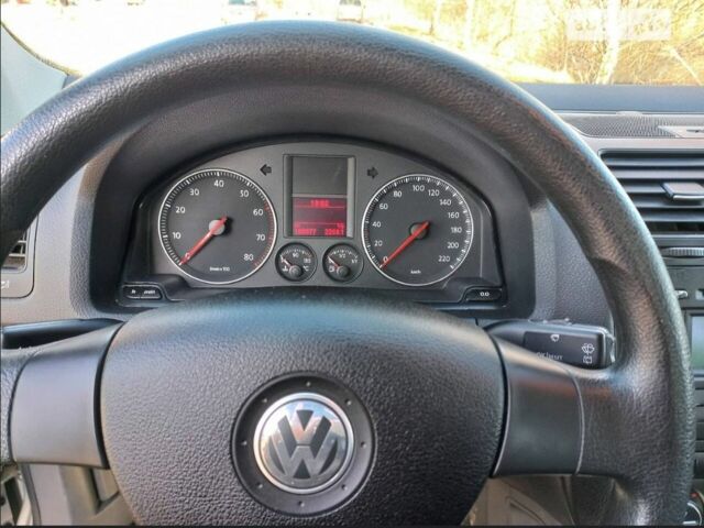 Серый Фольксваген Гольф, объемом двигателя 1.4 л и пробегом 215 тыс. км за 5000 $, фото 4 на Automoto.ua