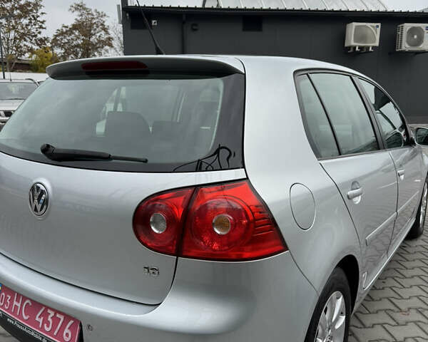 Сірий Фольксваген Гольф, об'ємом двигуна 1.6 л та пробігом 240 тис. км за 6950 $, фото 5 на Automoto.ua