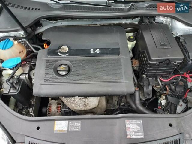 Серый Фольксваген Гольф, объемом двигателя 1.4 л и пробегом 216 тыс. км за 5800 $, фото 29 на Automoto.ua