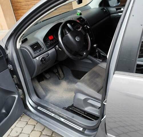 Фольксваген Гольф 2006 в Виннице на Automoto.ua Серый Фольксваген Гольф, объемом двигателя 1.6 л и пробегом 308 тыс. км за 5700 $, фото 16 на Automoto.ua
