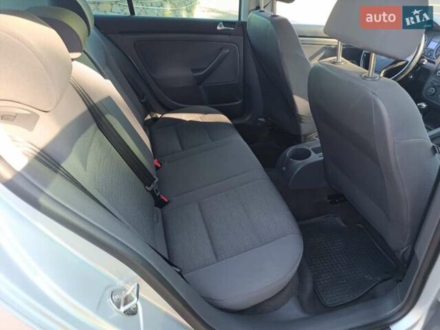 Сірий Фольксваген Гольф, об'ємом двигуна 1.6 л та пробігом 210 тис. км за 5599 $, фото 23 на Automoto.ua