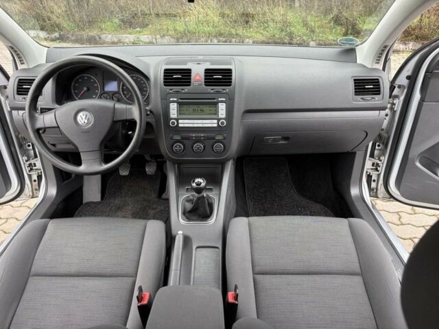 Серый Фольксваген Гольф, объемом двигателя 1.4 л и пробегом 195 тыс. км за 5600 $, фото 3 на Automoto.ua