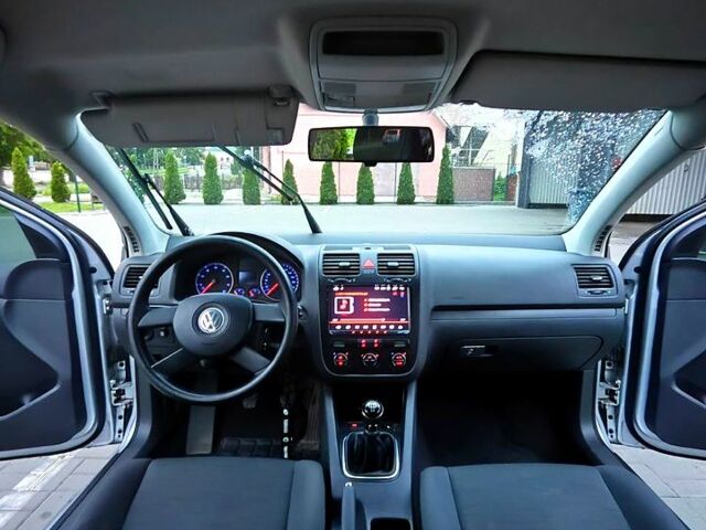 Серый Фольксваген Гольф, объемом двигателя 1.4 л и пробегом 246 тыс. км за 5500 $, фото 4 на Automoto.ua