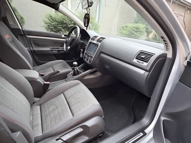 Серый Фольксваген Гольф, объемом двигателя 1.6 л и пробегом 260 тыс. км за 5300 $, фото 3 на Automoto.ua