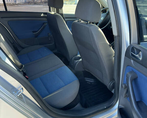 Серый Фольксваген Гольф, объемом двигателя 1.4 л и пробегом 150 тыс. км за 4900 $, фото 17 на Automoto.ua