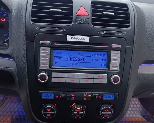 Серый Фольксваген Гольф, объемом двигателя 1.6 л и пробегом 256 тыс. км за 5650 $, фото 16 на Automoto.ua