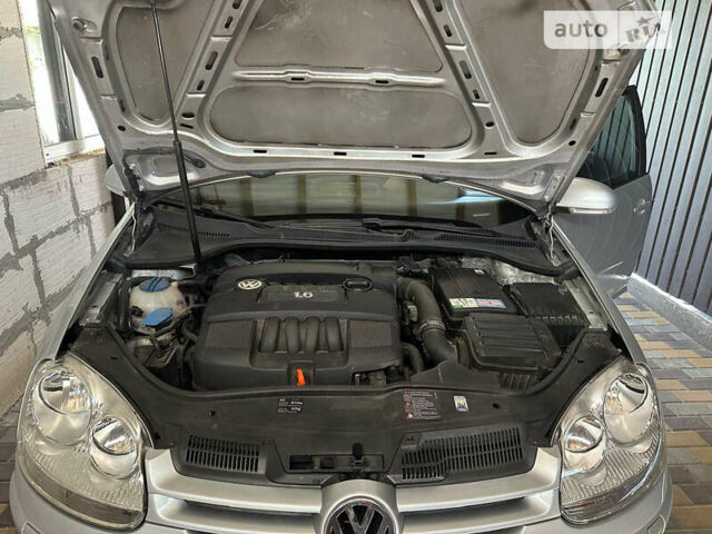 Серый Фольксваген Гольф, объемом двигателя 1.6 л и пробегом 143 тыс. км за 6999 $, фото 23 на Automoto.ua