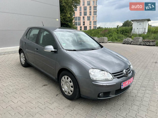 Серый Фольксваген Гольф, объемом двигателя 1.6 л и пробегом 245 тыс. км за 5600 $, фото 1 на Automoto.ua