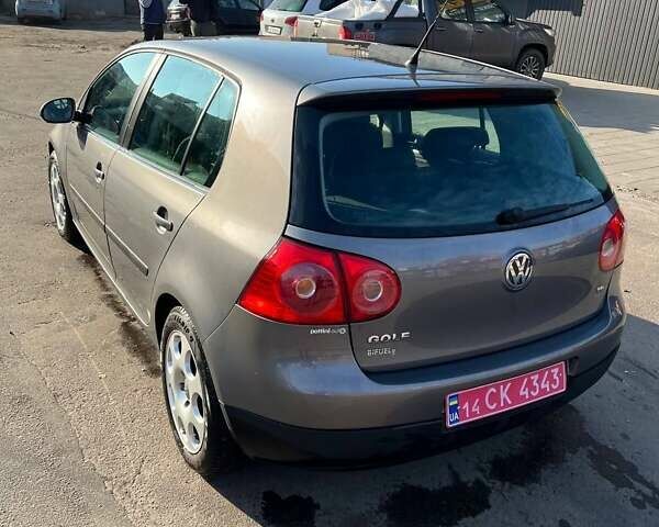 Серый Фольксваген Гольф, объемом двигателя 1.6 л и пробегом 235 тыс. км за 6500 $, фото 11 на Automoto.ua