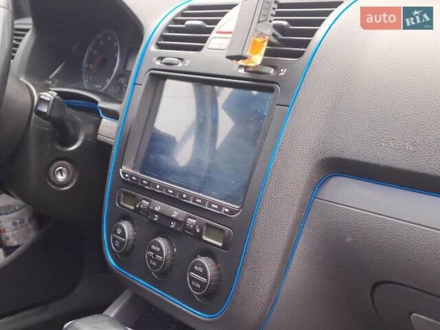 Серый Фольксваген Гольф, объемом двигателя 1.6 л и пробегом 216 тыс. км за 7440 $, фото 15 на Automoto.ua