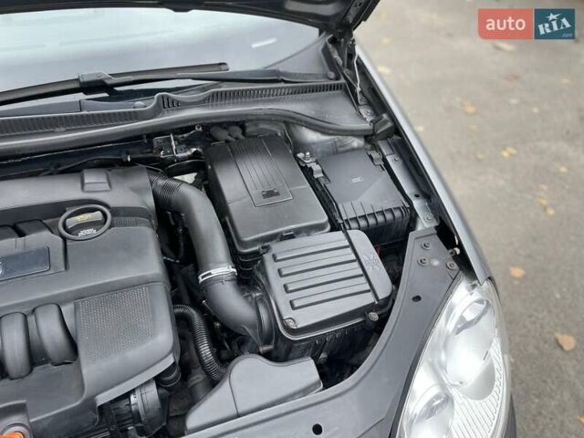 Серый Фольксваген Гольф, объемом двигателя 1.6 л и пробегом 262 тыс. км за 6950 $, фото 32 на Automoto.ua