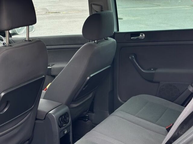 Серый Фольксваген Гольф, объемом двигателя 1.9 л и пробегом 361 тыс. км за 2650 $, фото 5 на Automoto.ua