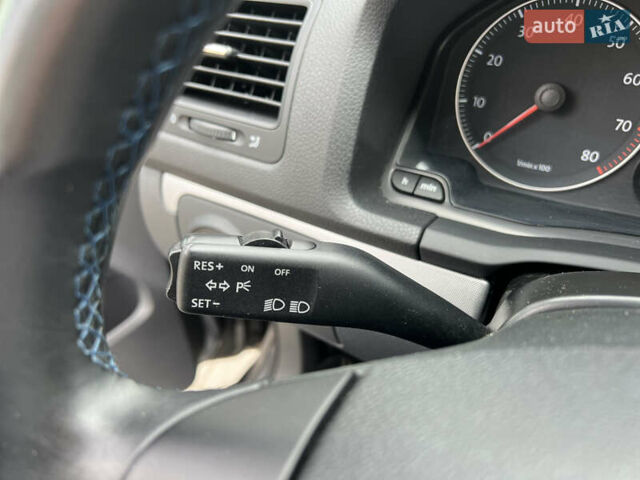 Серый Фольксваген Гольф, объемом двигателя 1.6 л и пробегом 245 тыс. км за 5600 $, фото 11 на Automoto.ua