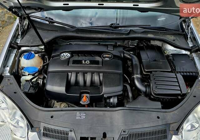 Серый Фольксваген Гольф, объемом двигателя 1.6 л и пробегом 193 тыс. км за 7499 $, фото 2 на Automoto.ua