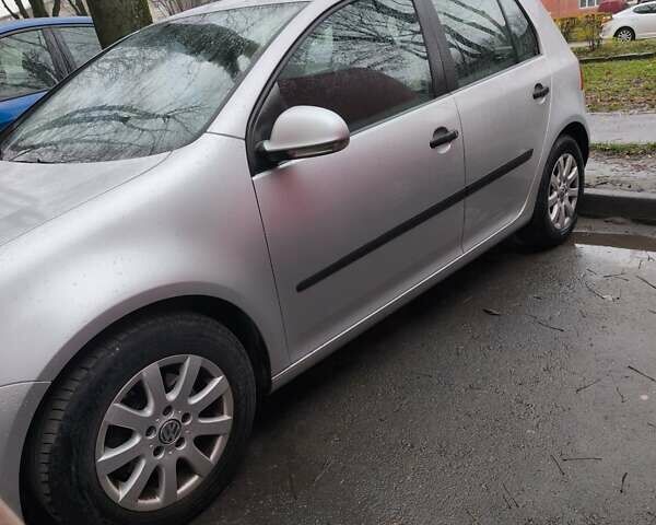 Сірий Фольксваген Гольф, об'ємом двигуна 1.6 л та пробігом 246 тис. км за 6400 $, фото 4 на Automoto.ua