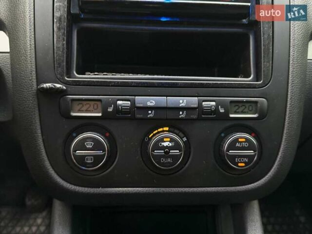 Сірий Фольксваген Гольф, об'ємом двигуна 1.4 л та пробігом 227 тис. км за 4500 $, фото 20 на Automoto.ua