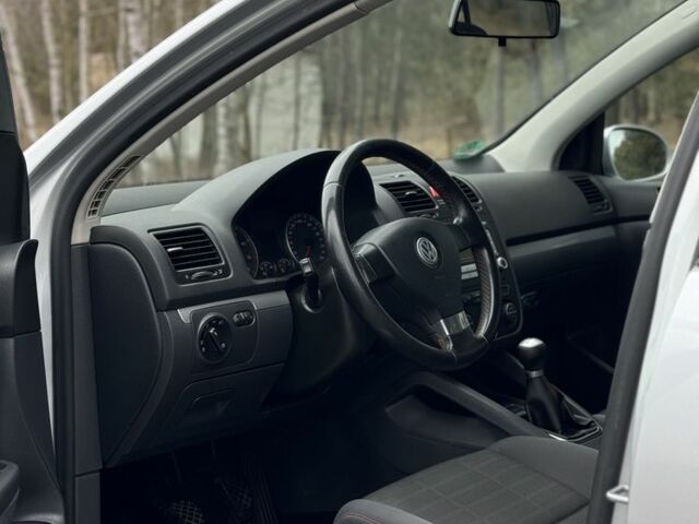 Сірий Фольксваген Гольф, об'ємом двигуна 1.6 л та пробігом 224 тис. км за 4850 $, фото 7 на Automoto.ua