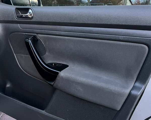 Серый Фольксваген Гольф, объемом двигателя 1.97 л и пробегом 350 тыс. км за 5700 $, фото 29 на Automoto.ua