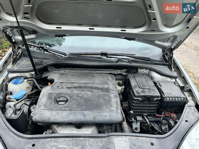 Серый Фольксваген Гольф, объемом двигателя 1.4 л и пробегом 183 тыс. км за 5400 $, фото 4 на Automoto.ua