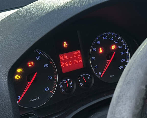 Серый Фольксваген Гольф, объемом двигателя 1.4 л и пробегом 288 тыс. км за 4000 $, фото 8 на Automoto.ua