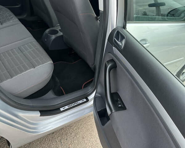 Серый Фольксваген Гольф, объемом двигателя 1.6 л и пробегом 214 тыс. км за 6500 $, фото 9 на Automoto.ua