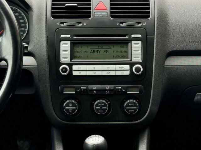 Сірий Фольксваген Гольф, об'ємом двигуна 1.6 л та пробігом 224 тис. км за 4850 $, фото 13 на Automoto.ua