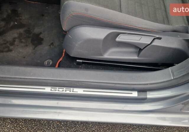 Серый Фольксваген Гольф, объемом двигателя 1.4 л и пробегом 229 тыс. км за 5432 $, фото 48 на Automoto.ua