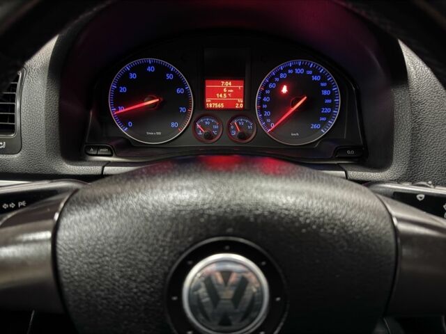 Серый Фольксваген Гольф, объемом двигателя 1.6 л и пробегом 187 тыс. км за 6500 $, фото 17 на Automoto.ua