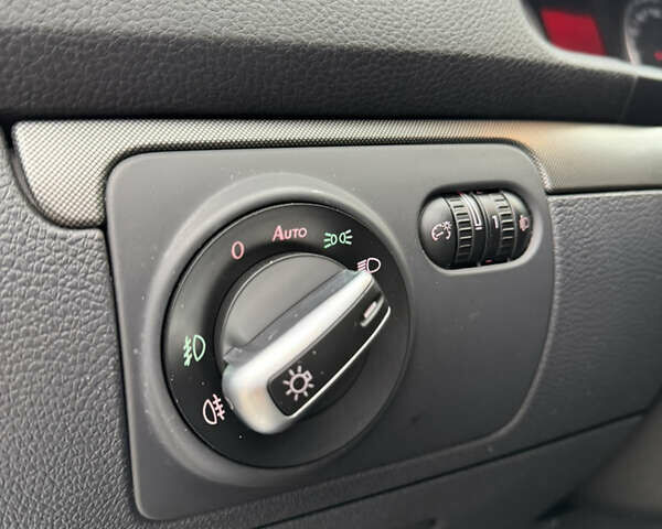 Сірий Фольксваген Гольф, об'ємом двигуна 1.6 л та пробігом 240 тис. км за 6950 $, фото 26 на Automoto.ua