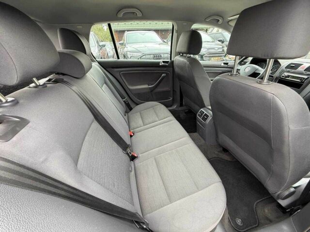 Серый Фольксваген Гольф, объемом двигателя 1.4 л и пробегом 210 тыс. км за 5799 $, фото 19 на Automoto.ua