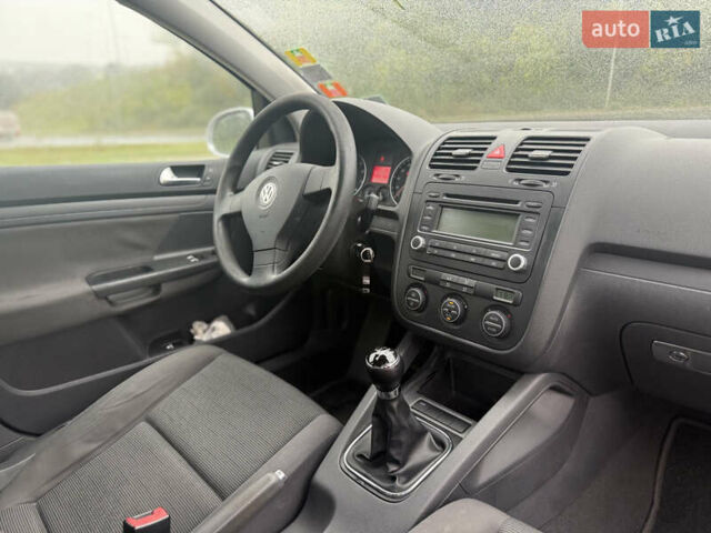 Серый Фольксваген Гольф, объемом двигателя 1.4 л и пробегом 192 тыс. км за 4890 $, фото 7 на Automoto.ua