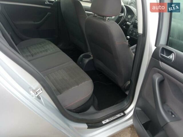 Серый Фольксваген Гольф, объемом двигателя 1.6 л и пробегом 260 тыс. км за 5500 $, фото 1 на Automoto.ua