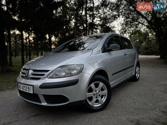 Сірий Фольксваген Гольф, об'ємом двигуна 1.6 л та пробігом 202 тис. км за 3799 $, фото 1 на Automoto.ua