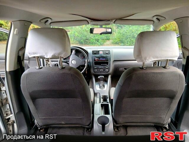 Серый Фольксваген Гольф, объемом двигателя 1.6 л и пробегом 325 тыс. км за 6500 $, фото 1 на Automoto.ua