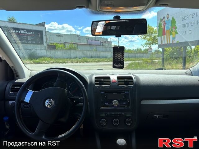 Сірий Фольксваген Гольф, об'ємом двигуна 1.6 л та пробігом 204 тис. км за 6000 $, фото 4 на Automoto.ua