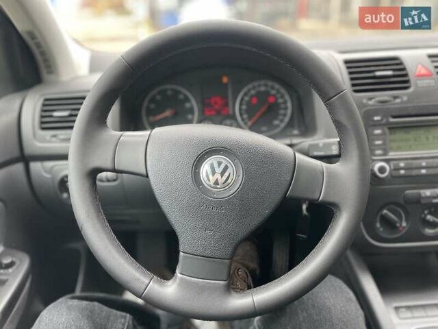 Серый Фольксваген Гольф, объемом двигателя 1.6 л и пробегом 262 тыс. км за 6950 $, фото 39 на Automoto.ua
