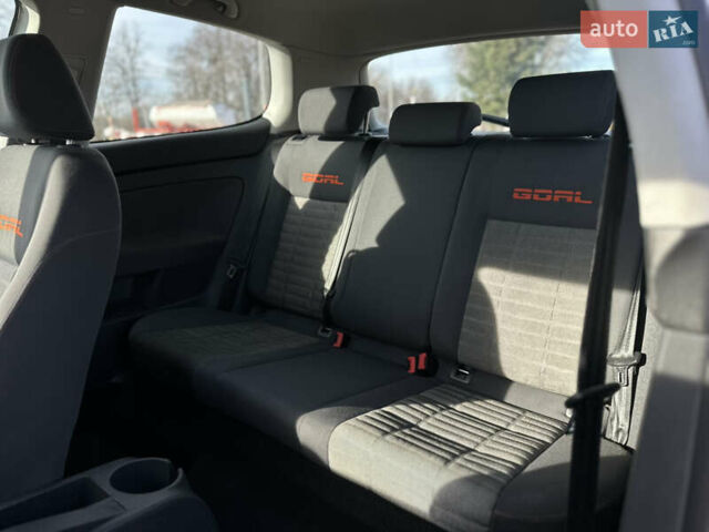 Серый Фольксваген Гольф, объемом двигателя 1.6 л и пробегом 235 тыс. км за 5100 $, фото 29 на Automoto.ua