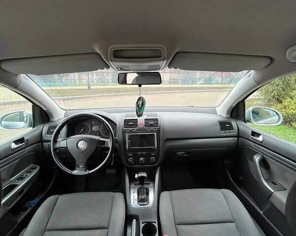 Серый Фольксваген Гольф, объемом двигателя 1.6 л и пробегом 209 тыс. км за 5900 $, фото 6 на Automoto.ua