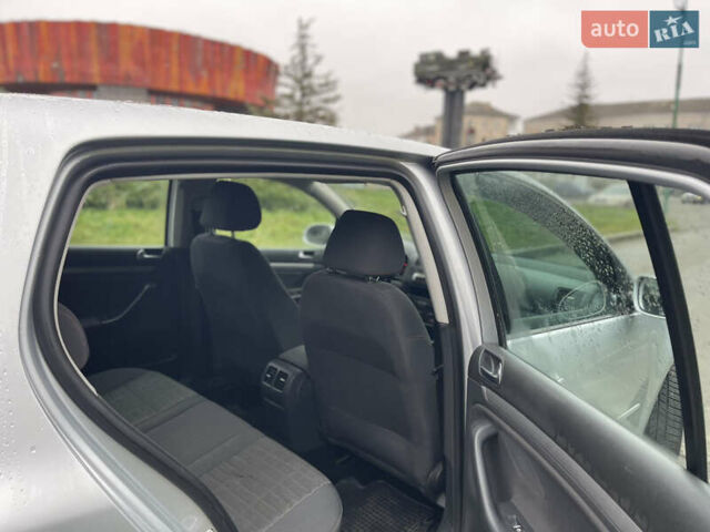 Серый Фольксваген Гольф, объемом двигателя 1.6 л и пробегом 216 тыс. км за 5750 $, фото 36 на Automoto.ua