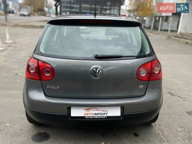 Серый Фольксваген Гольф, объемом двигателя 1.6 л и пробегом 262 тыс. км за 6950 $, фото 6 на Automoto.ua