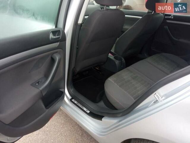 Серый Фольксваген Гольф, объемом двигателя 1.6 л и пробегом 260 тыс. км за 5500 $, фото 3 на Automoto.ua