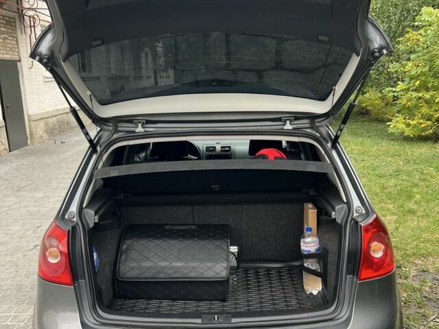 Серый Фольксваген Гольф, объемом двигателя 1.4 л и пробегом 219 тыс. км за 6499 $, фото 5 на Automoto.ua