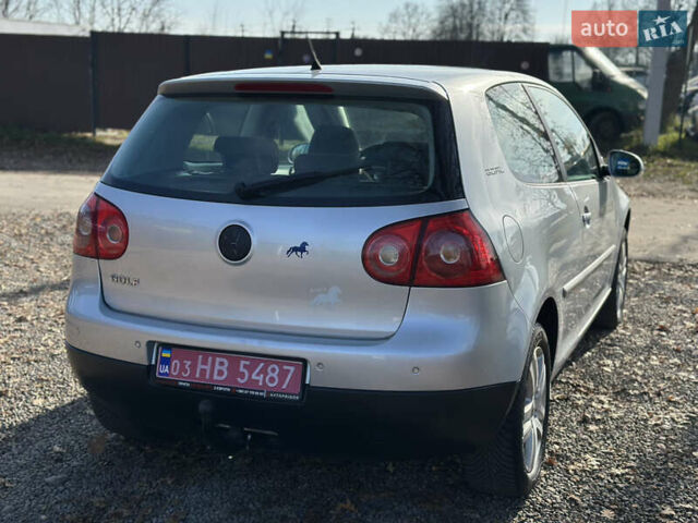 Серый Фольксваген Гольф, объемом двигателя 1.6 л и пробегом 235 тыс. км за 5100 $, фото 14 на Automoto.ua