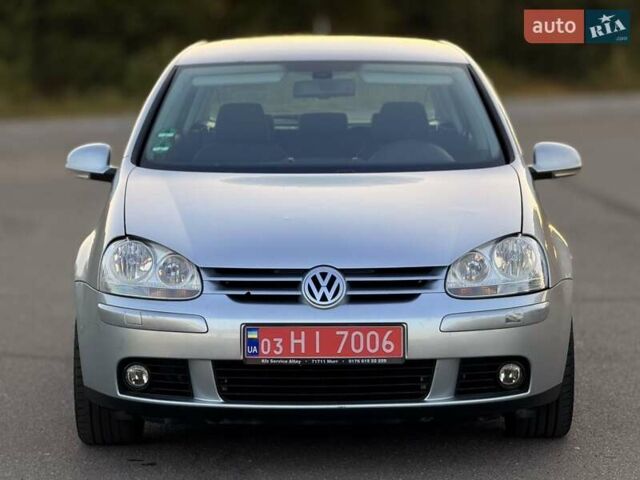 Фольксваген Гольф 2006 в Чернигове на Automoto.ua Серый Фольксваген Гольф, объемом двигателя 1.6 л и пробегом 191 тыс. км за 4955 $, фото 1 на Automoto.ua
