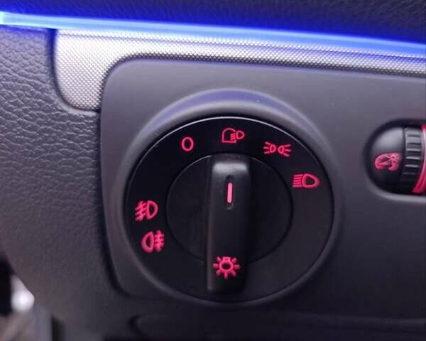 Серый Фольксваген Гольф, объемом двигателя 1.6 л и пробегом 256 тыс. км за 5650 $, фото 9 на Automoto.ua