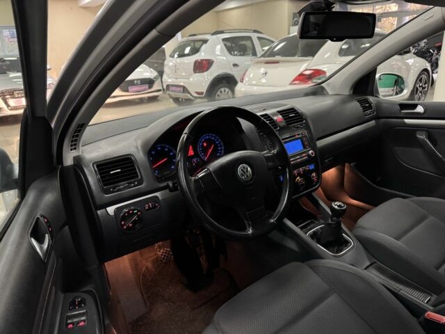 Серый Фольксваген Гольф, объемом двигателя 1.6 л и пробегом 187 тыс. км за 6500 $, фото 11 на Automoto.ua