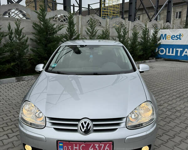 Сірий Фольксваген Гольф, об'ємом двигуна 1.6 л та пробігом 240 тис. км за 6950 $, фото 1 на Automoto.ua
