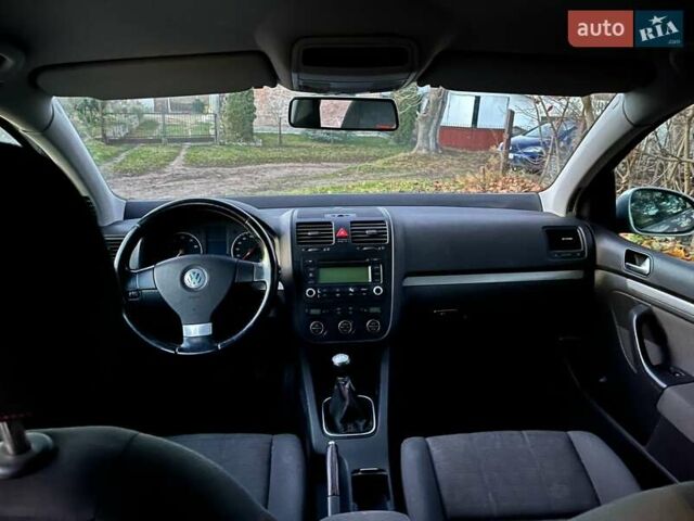 Серый Фольксваген Гольф, объемом двигателя 1.4 л и пробегом 183 тыс. км за 5400 $, фото 14 на Automoto.ua