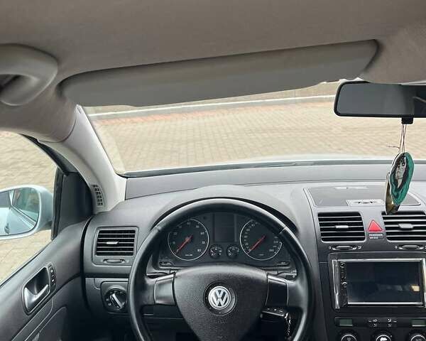 Серый Фольксваген Гольф, объемом двигателя 1.6 л и пробегом 209 тыс. км за 5900 $, фото 8 на Automoto.ua